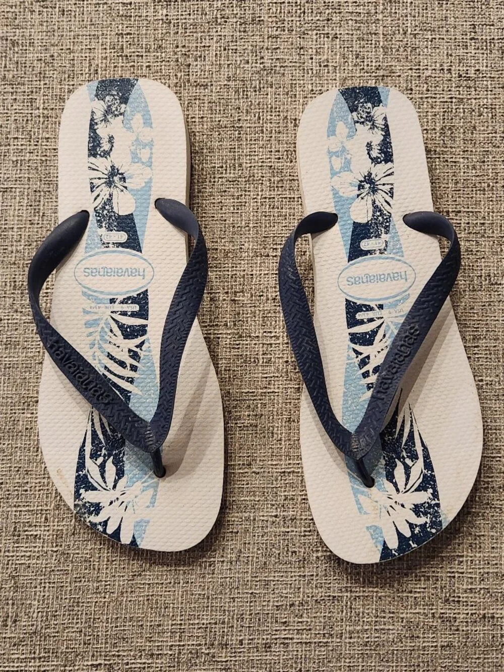 Havaianas Size 9 flip flops